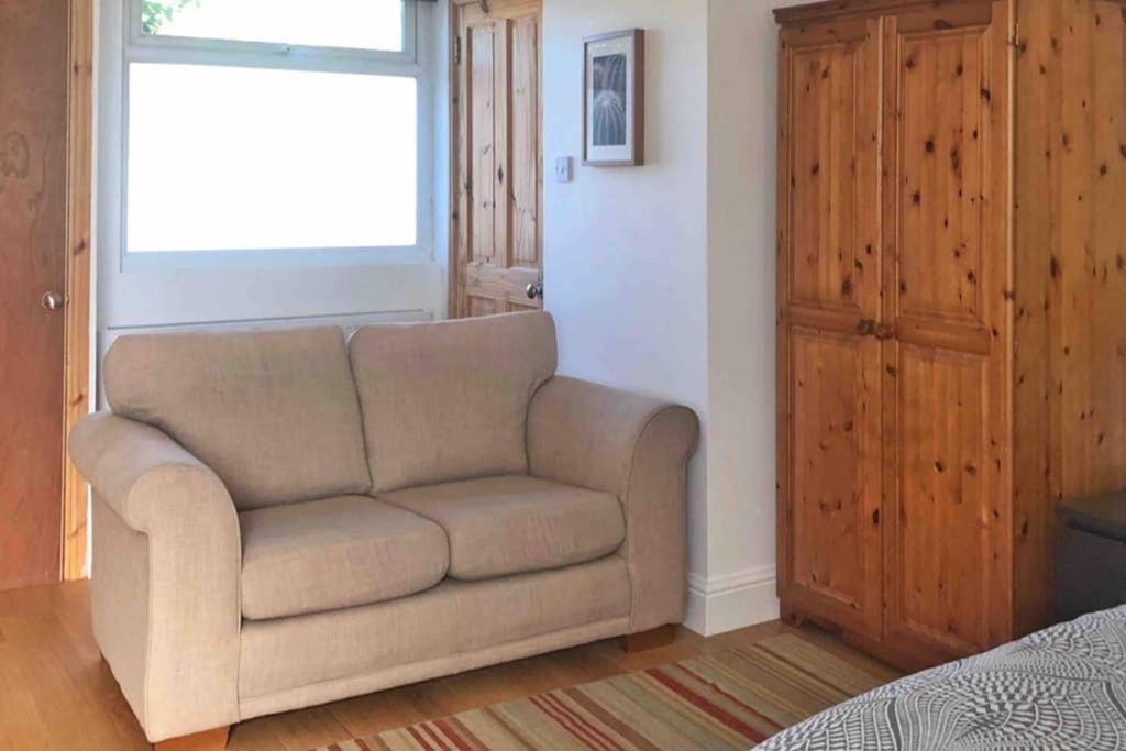 Modern Studio Apartment Near Town Centre プール エクステリア 写真